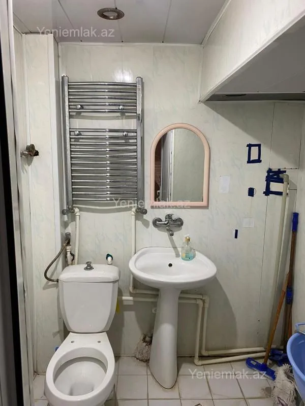Satılır 1 otaqlı köhnə tikili 40 m²