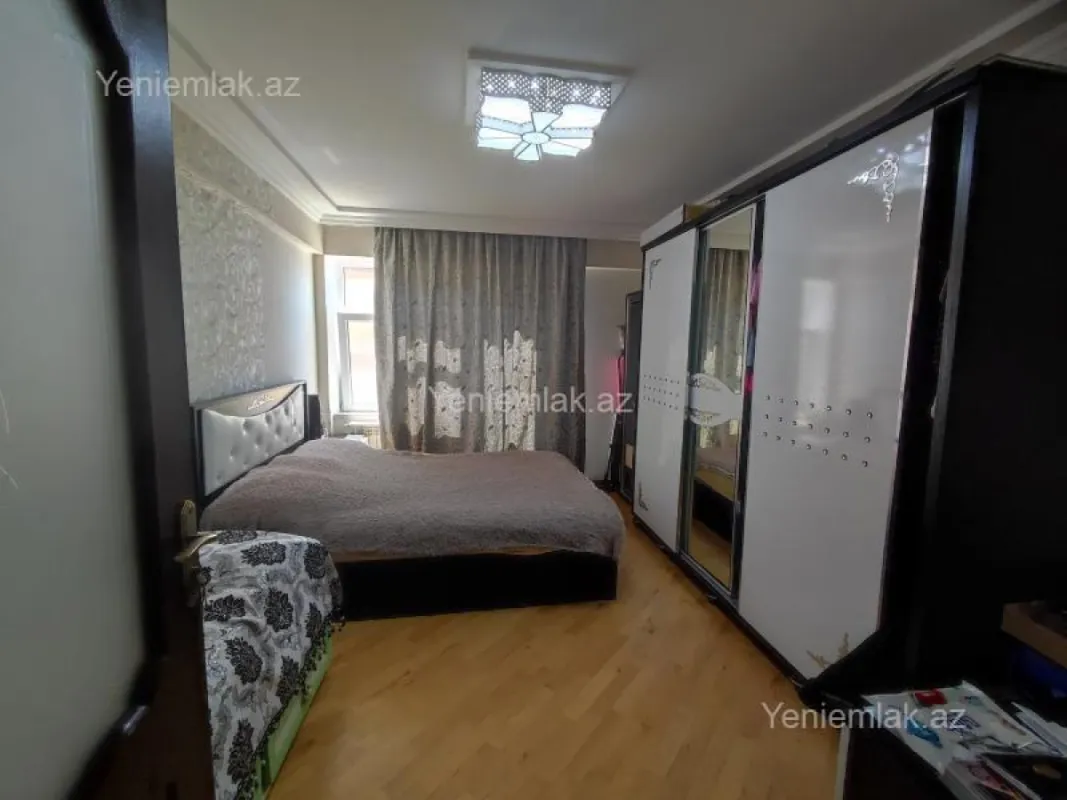 Satılır 2 otaqlı yeni tikili 77 m²