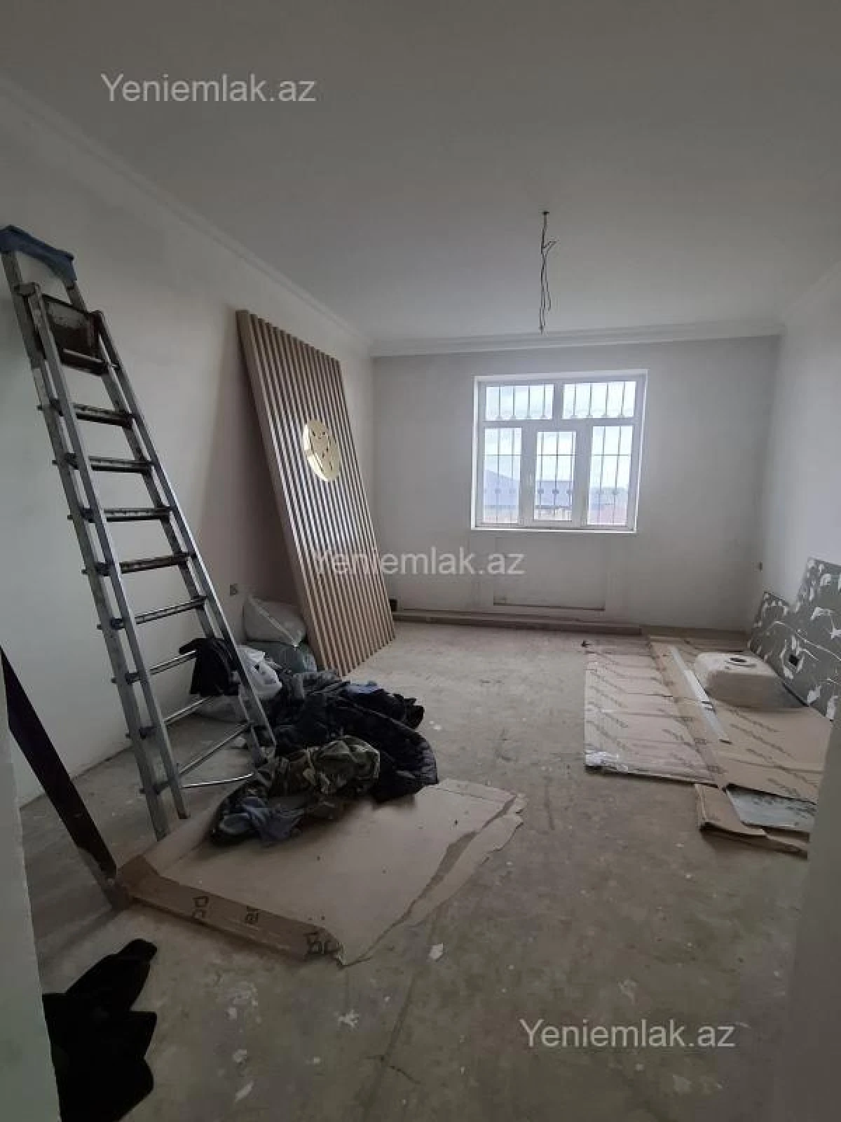 Satılır 5 otaqlı həyət evi 280 m²
