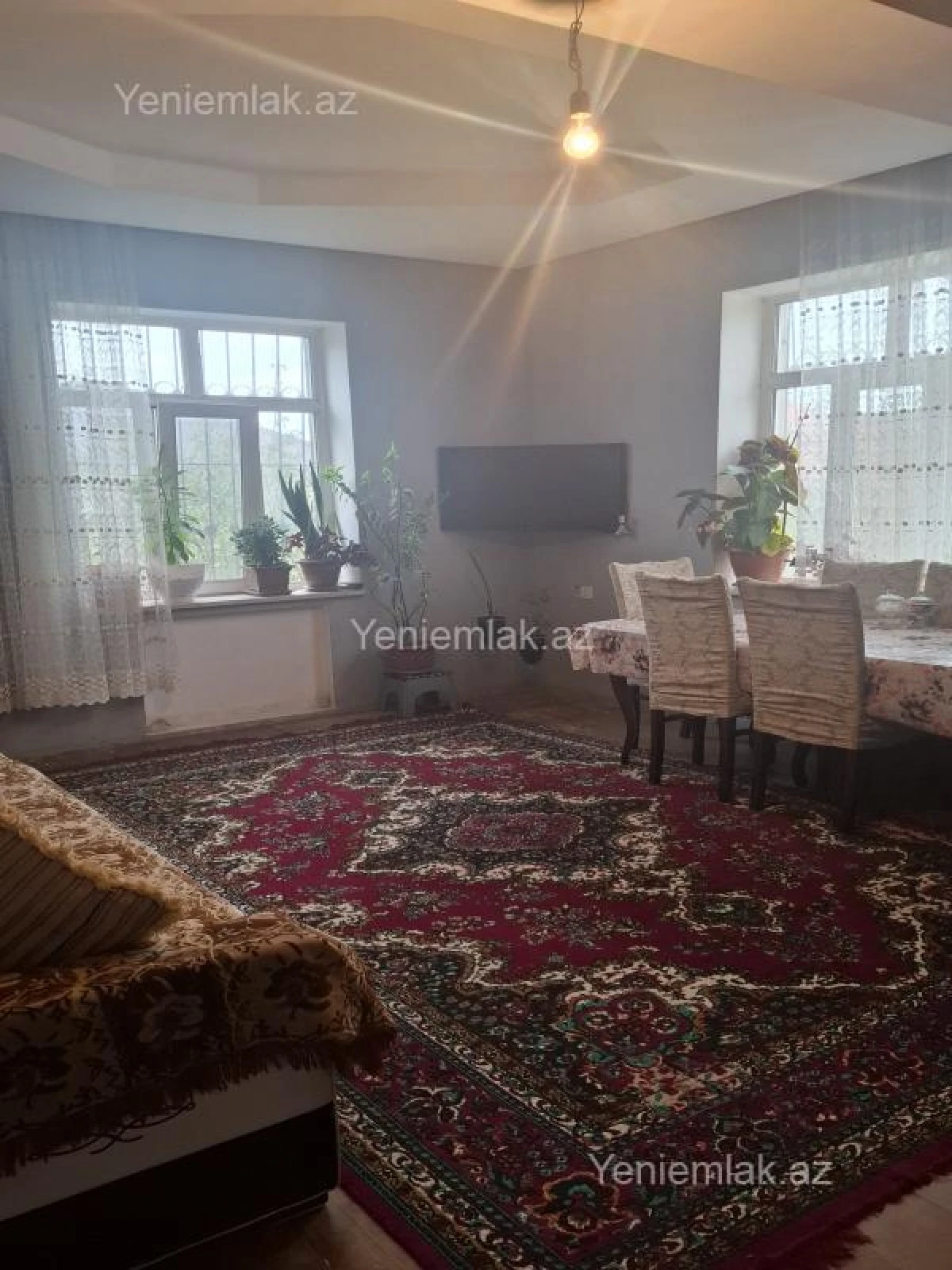 Satılır 5 otaqlı həyət evi 280 m²