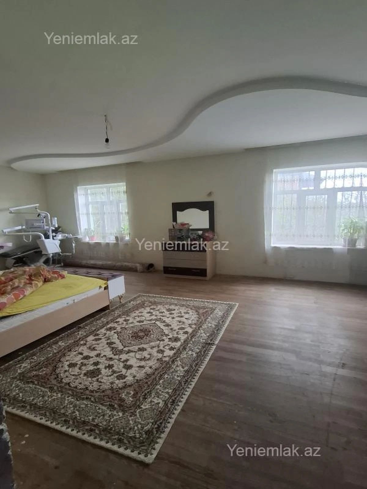 Satılır 5 otaqlı həyət evi 280 m²