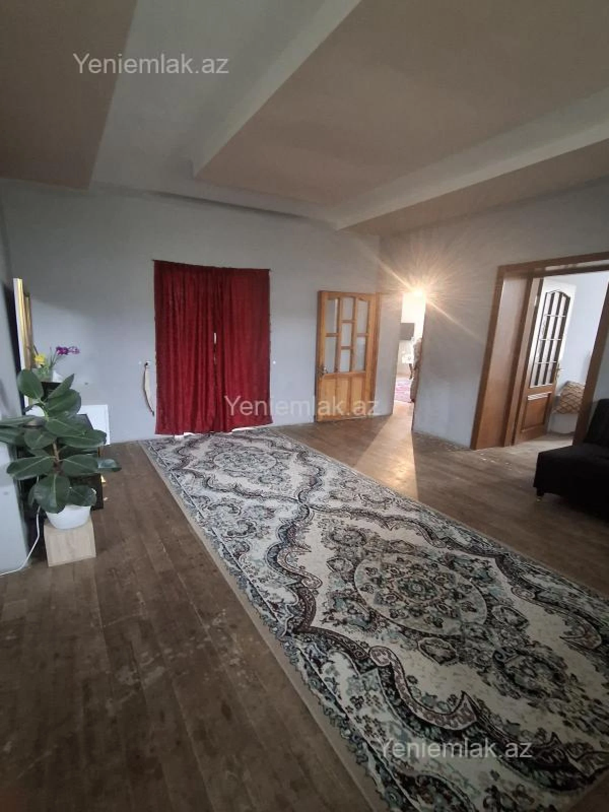 Satılır 5 otaqlı həyət evi 280 m²