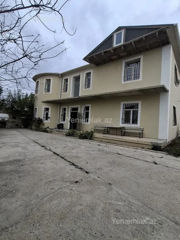 Satılır 5 otaqlı həyət evi 280 m²