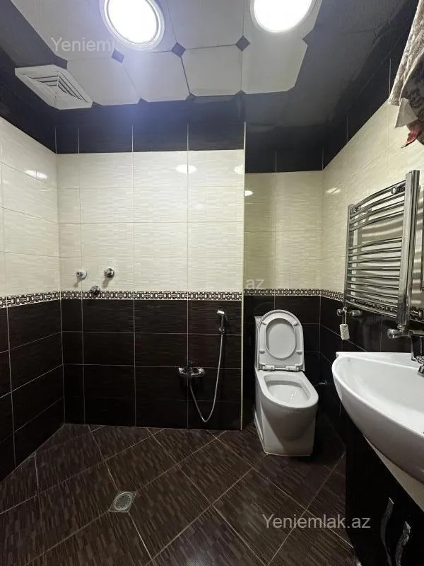 Satılır 2 otaqlı yeni tikili 72 m²