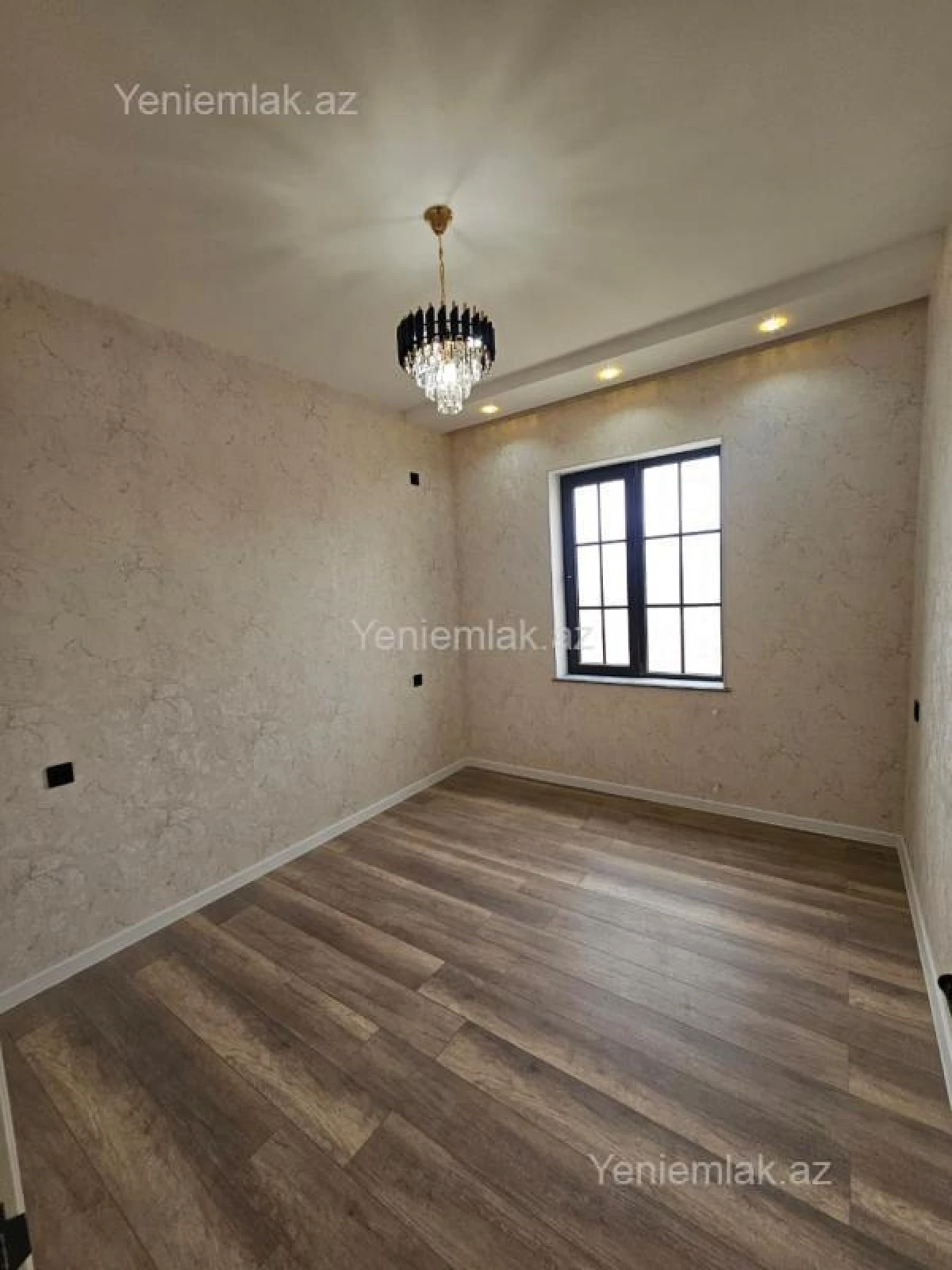 Satılır 5 otaqlı həyət evi 200 m²