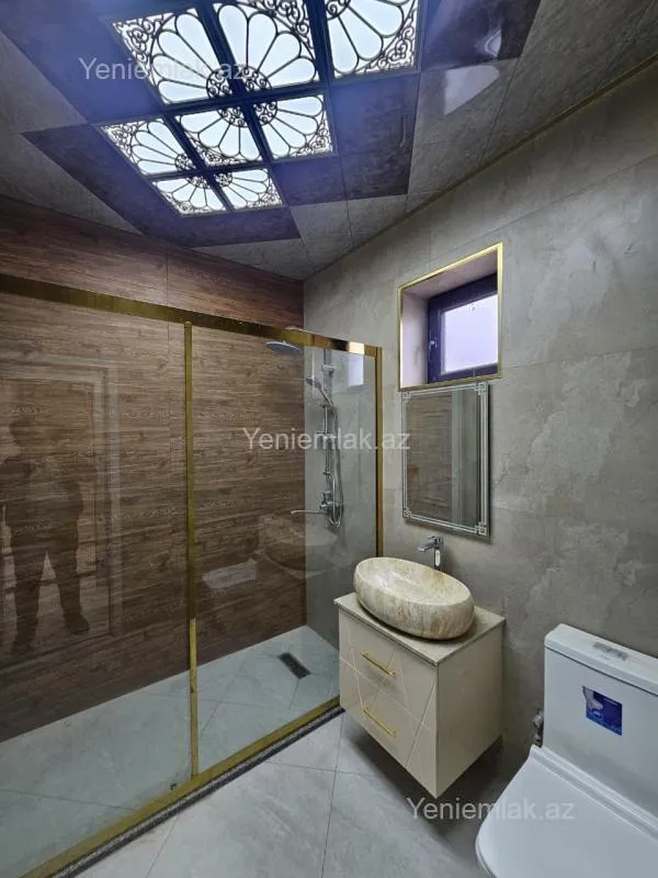 Satılır 5 otaqlı həyət evi 200 m²