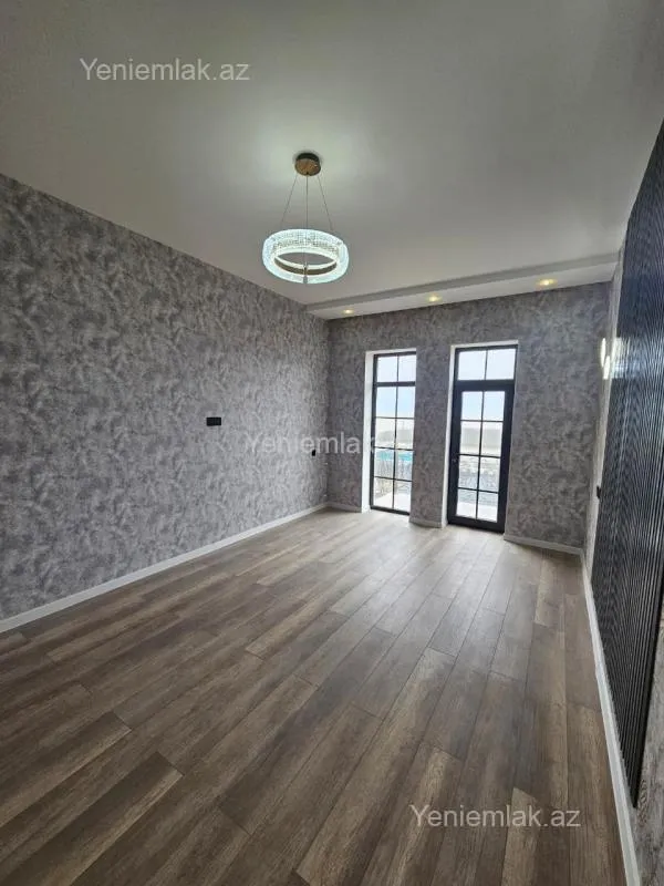 Satılır 5 otaqlı həyət evi 200 m²
