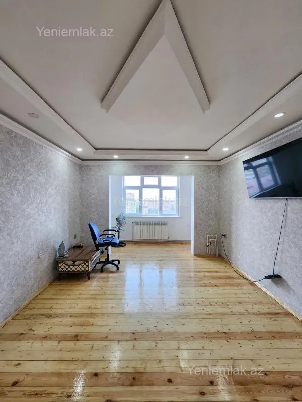 Satılır 4 otaqlı köhnə tikili 90 m²