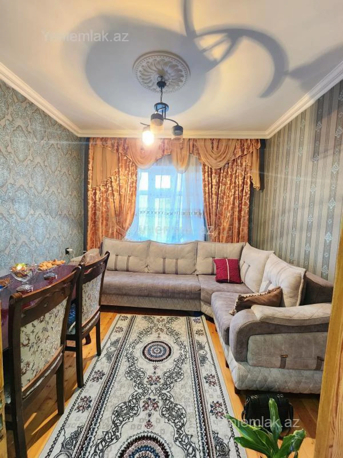 Satılır 4 otaqlı köhnə tikili 90 m²