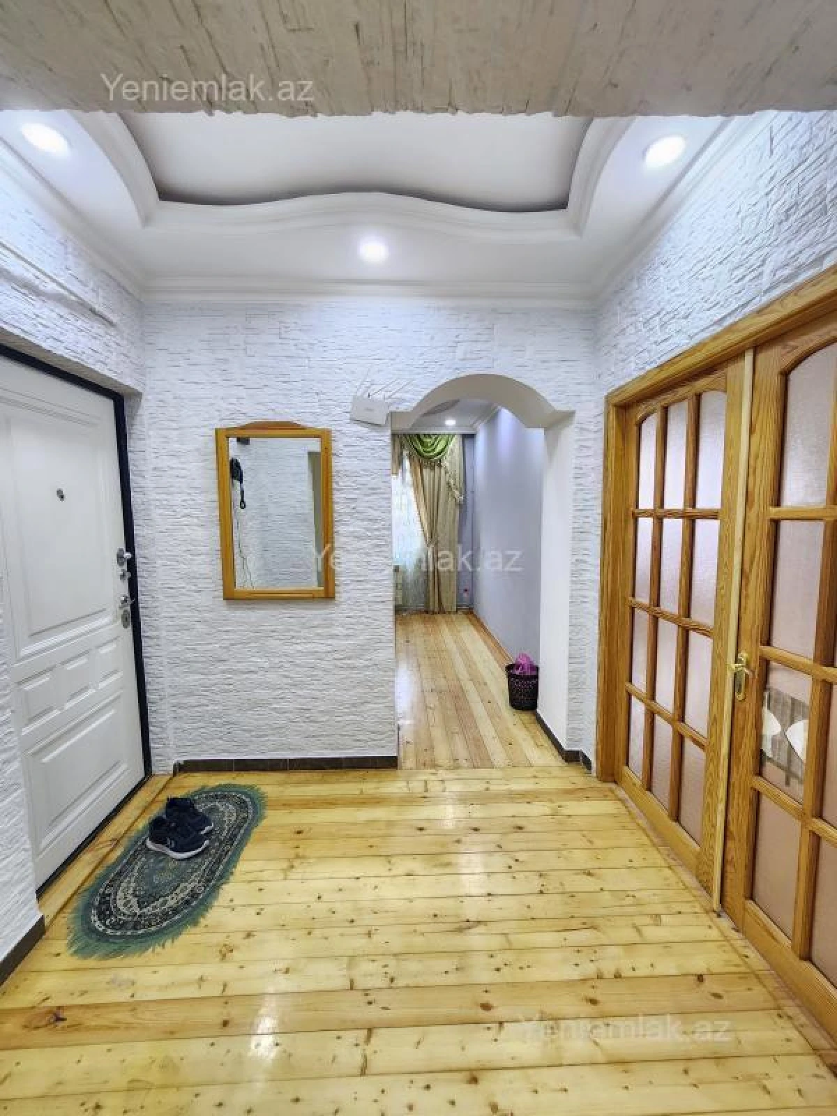 Satılır 4 otaqlı köhnə tikili 90 m²