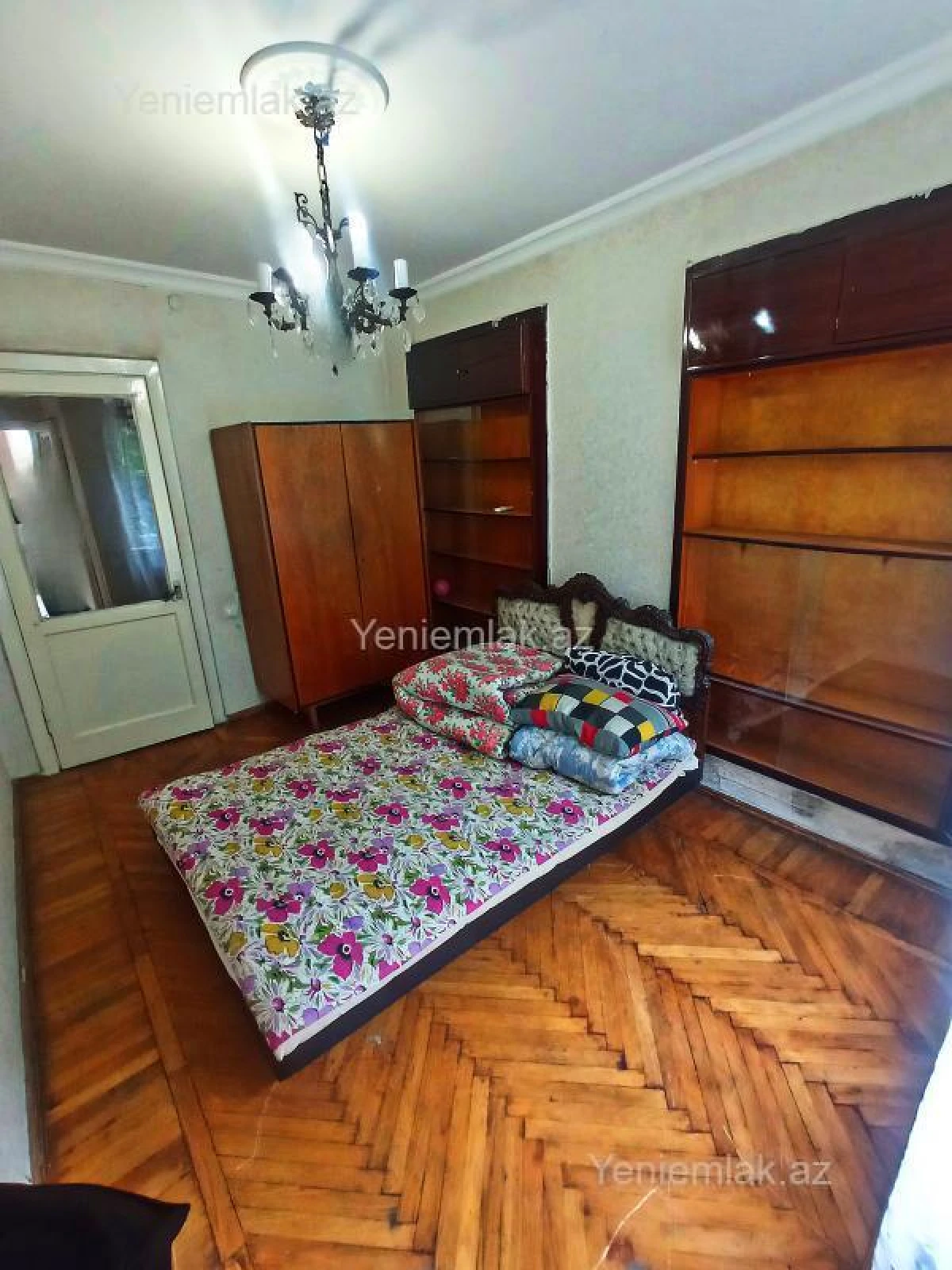 Satılır 3 otaqlı köhnə tikili 79 m²