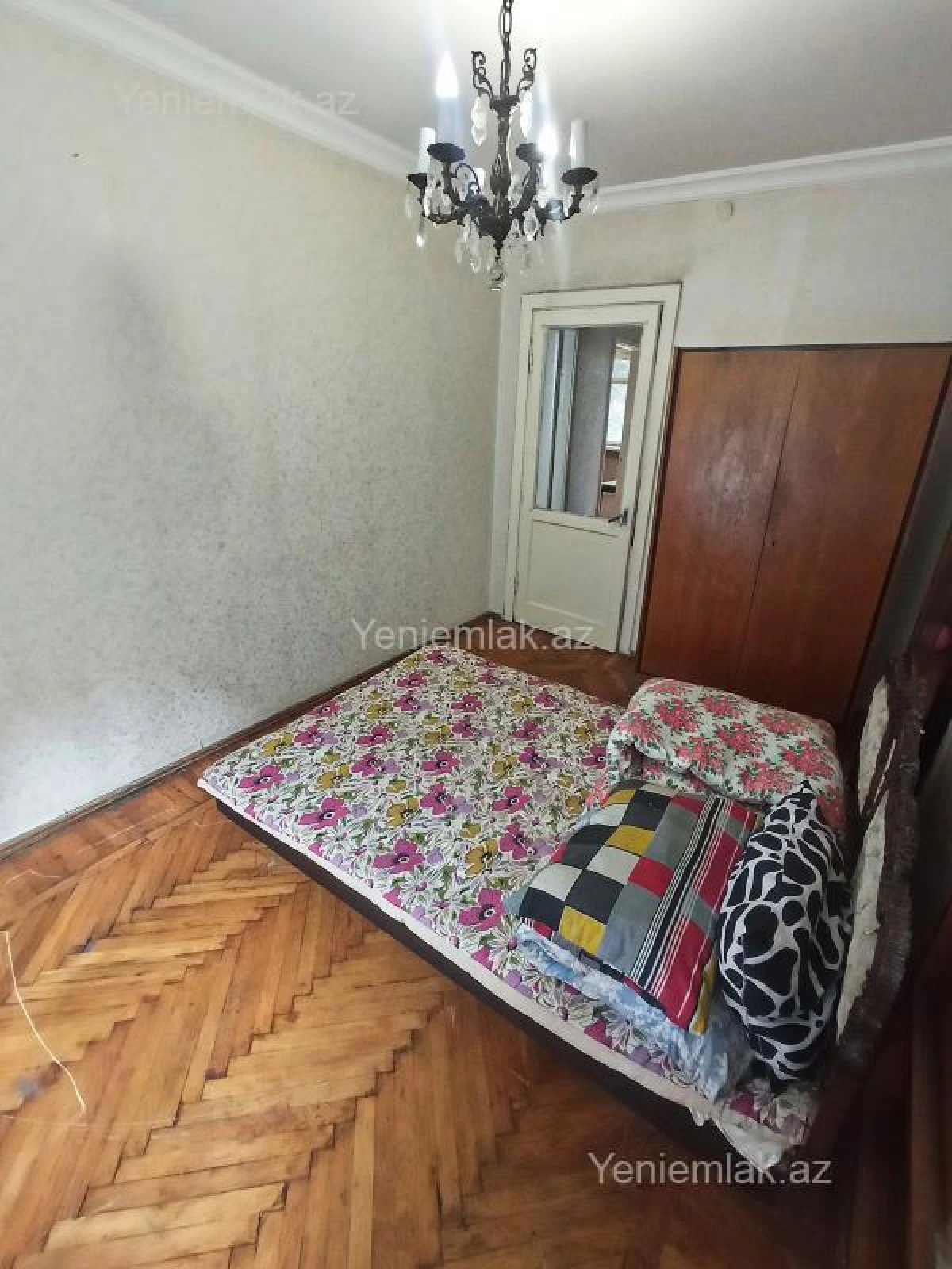 Satılır 3 otaqlı köhnə tikili 79 m²