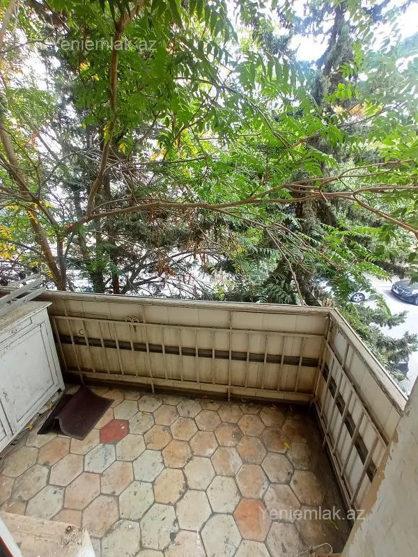 Satılır 3 otaqlı köhnə tikili 79 m²