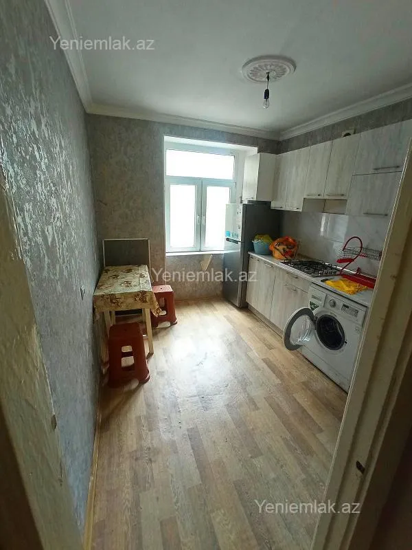 Satılır 3 otaqlı köhnə tikili 79 m²