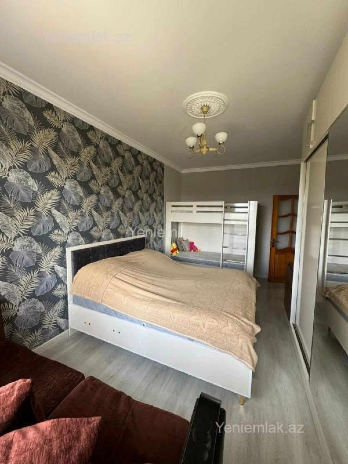 Satılır 2 otaqlı köhnə tikili 57 m²