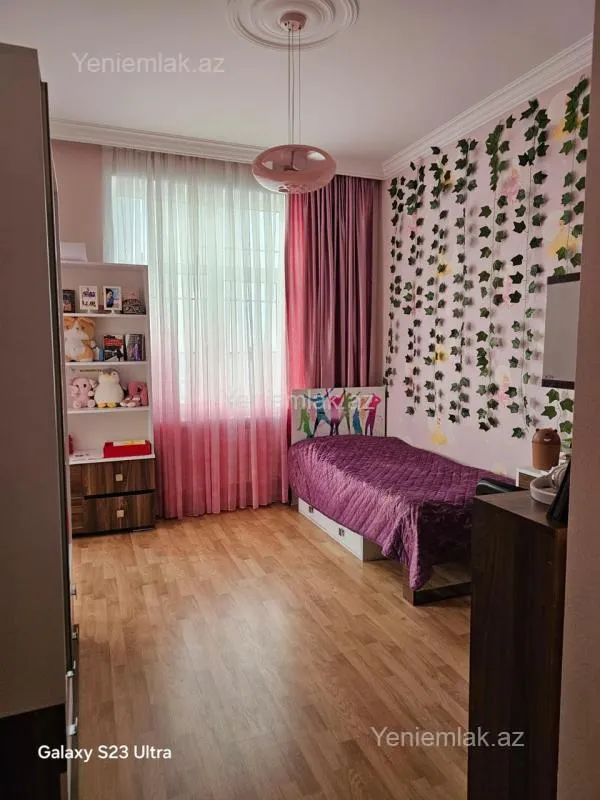 Satılır 4 otaqlı yeni tikili 180 m²