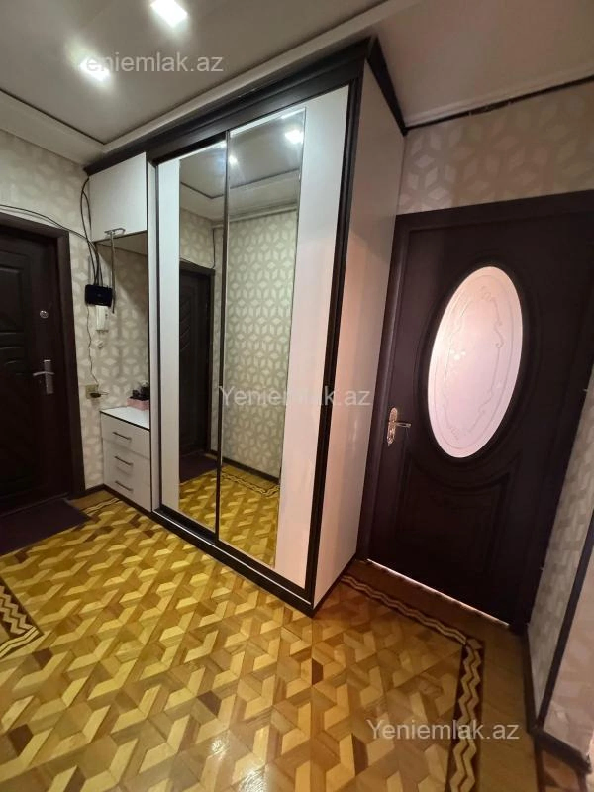 Satılır 3 otaqlı köhnə tikili 80 m²