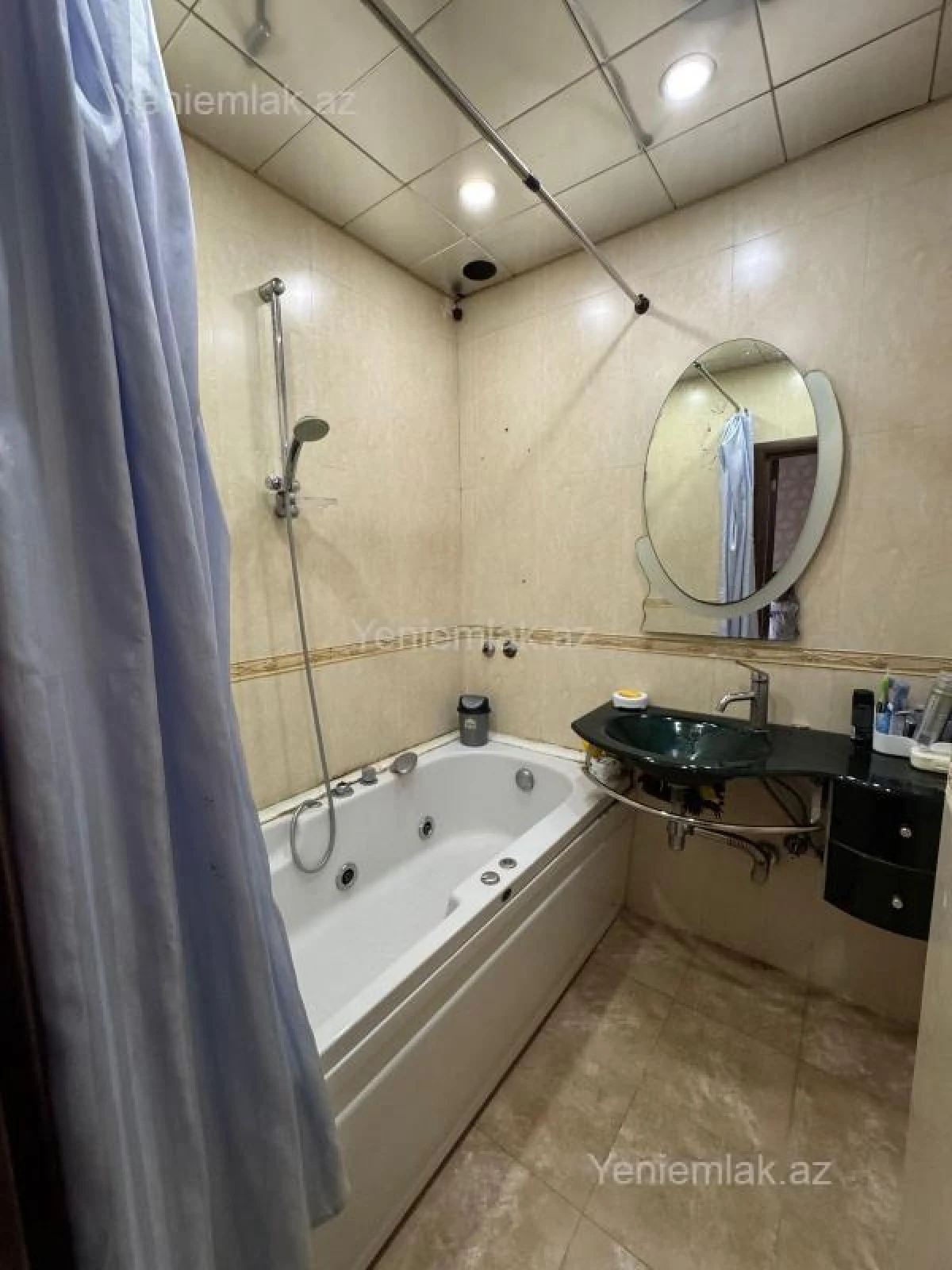 Satılır 3 otaqlı köhnə tikili 80 m²