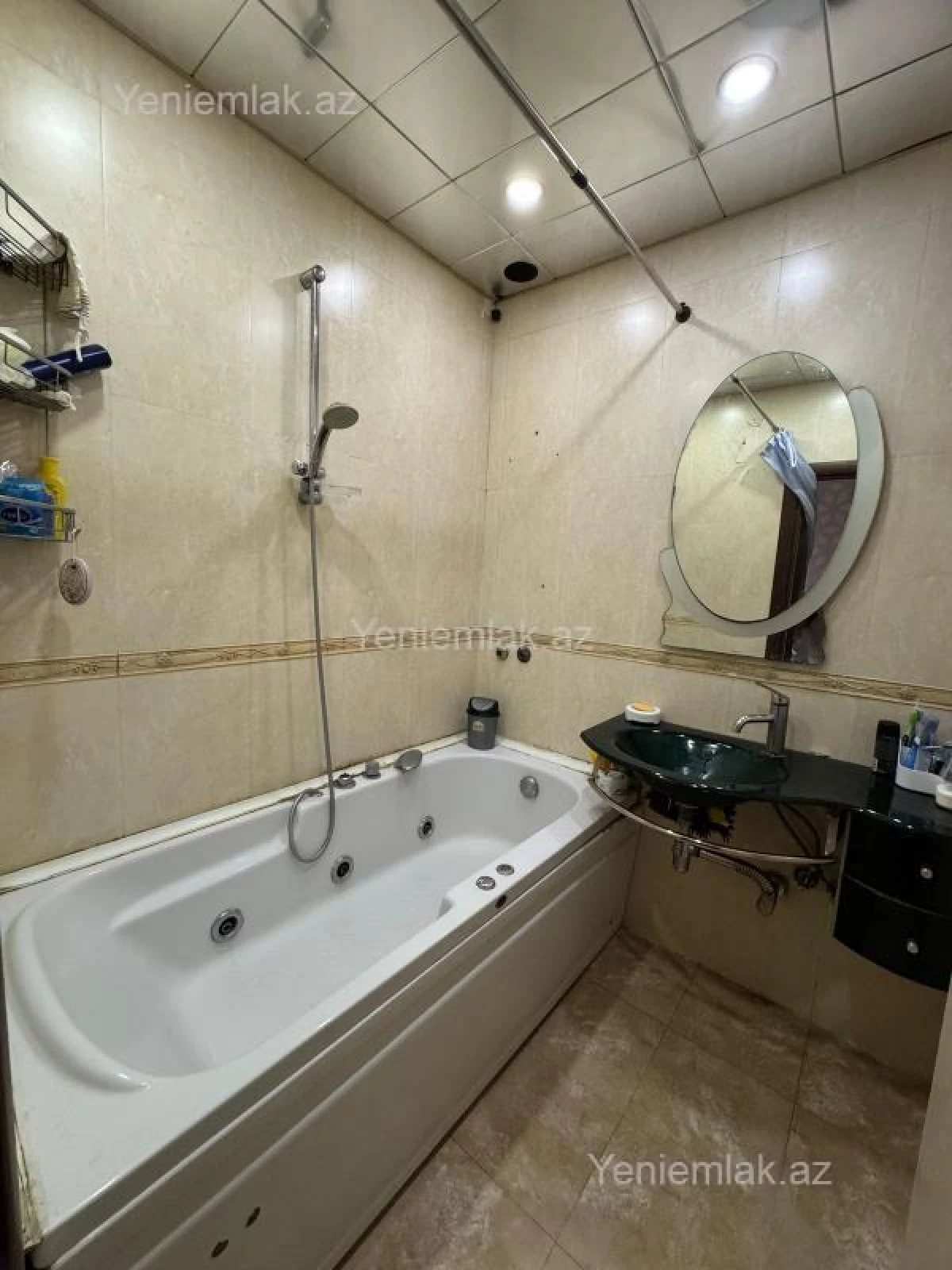 Satılır 3 otaqlı köhnə tikili 80 m²