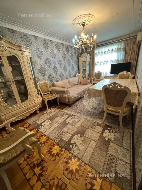 Satılır 3 otaqlı köhnə tikili 80 m²