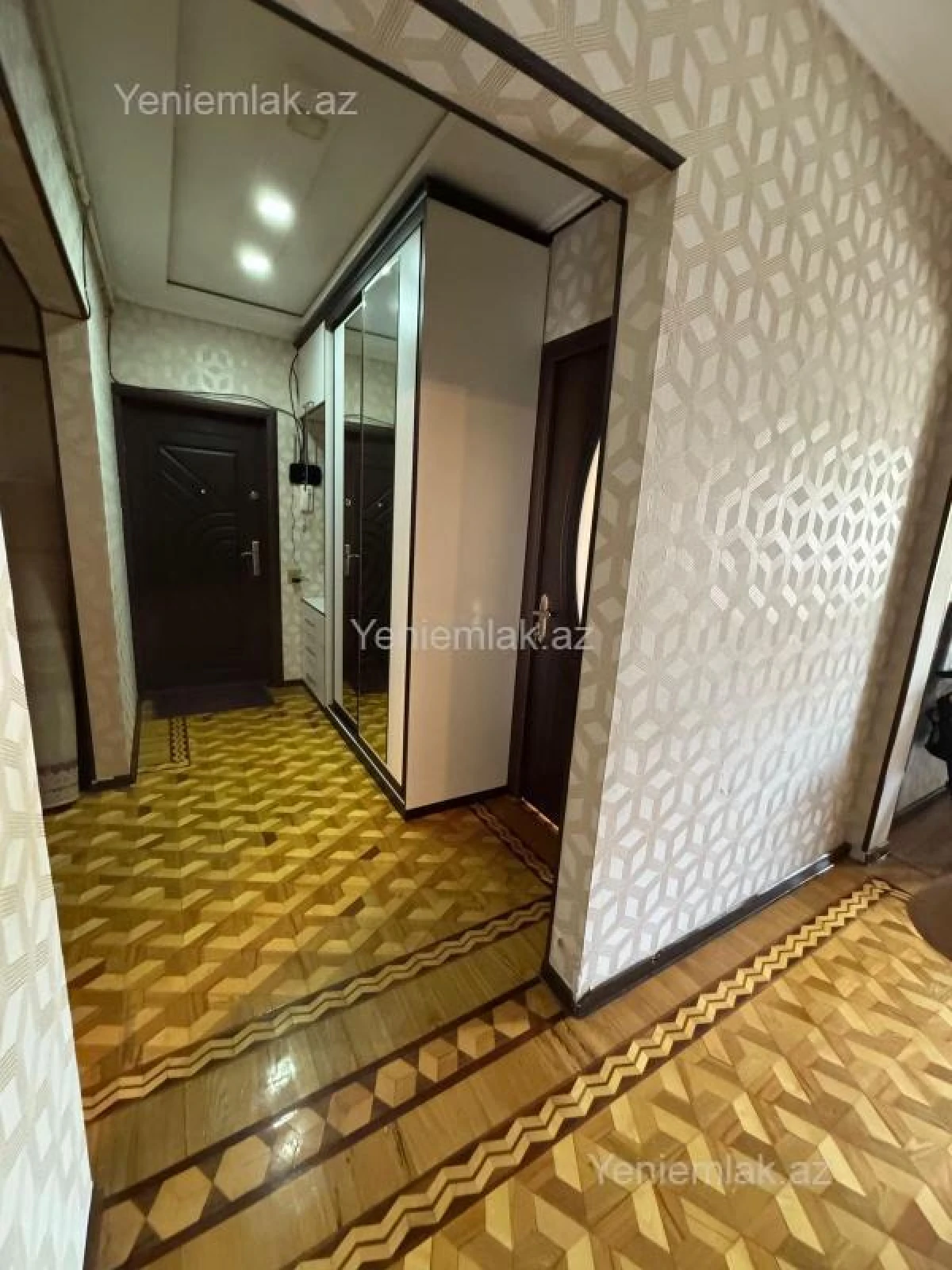Satılır 3 otaqlı köhnə tikili 80 m²