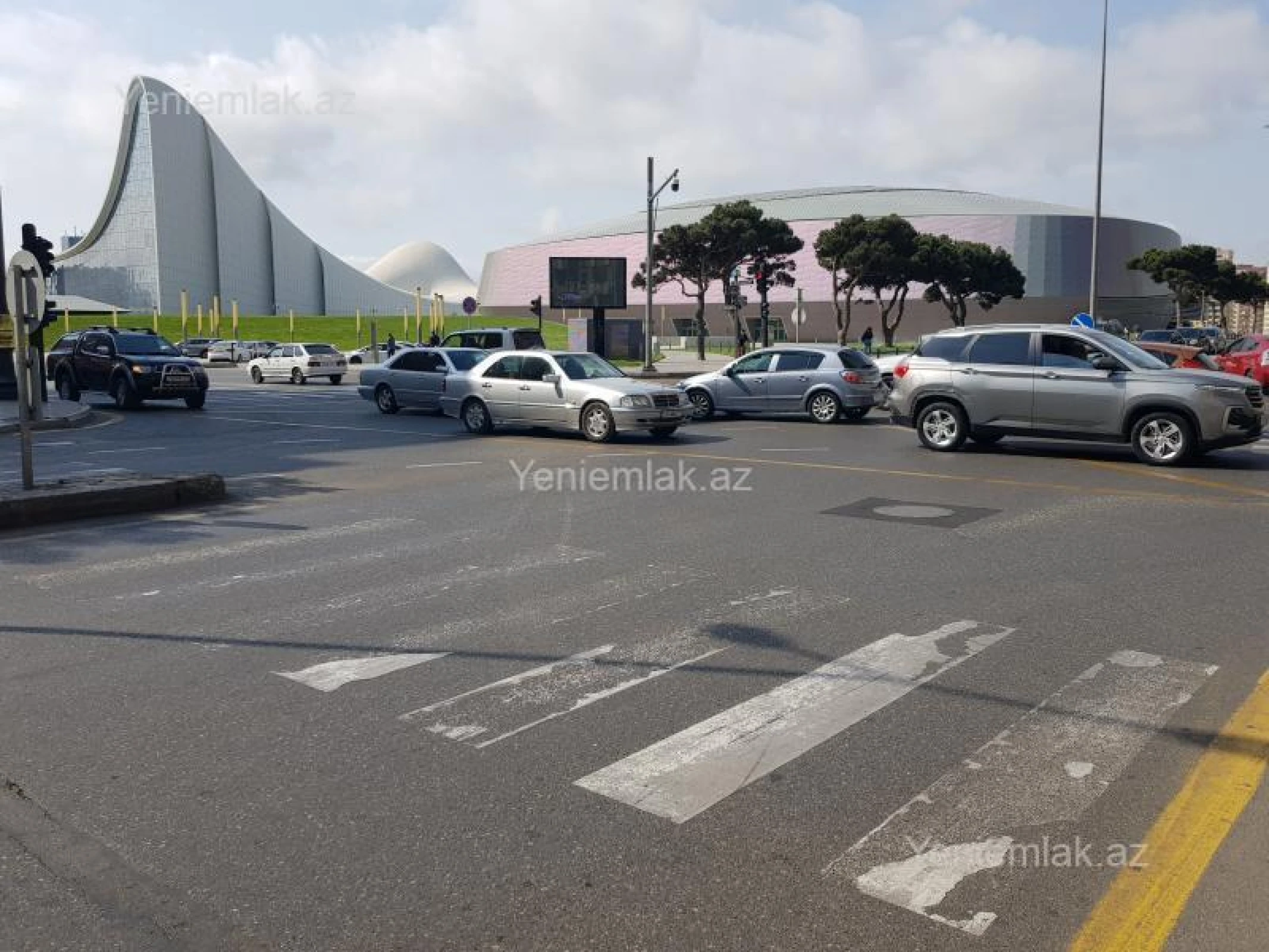 Satılır 4 otaqlı yeni tikili 166 m²