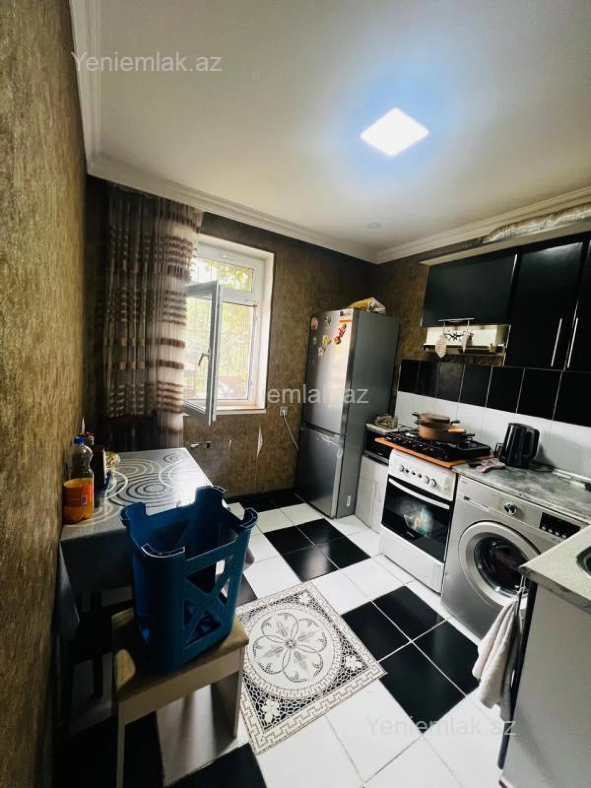 Satılır 3 otaqlı köhnə tikili 85 m²