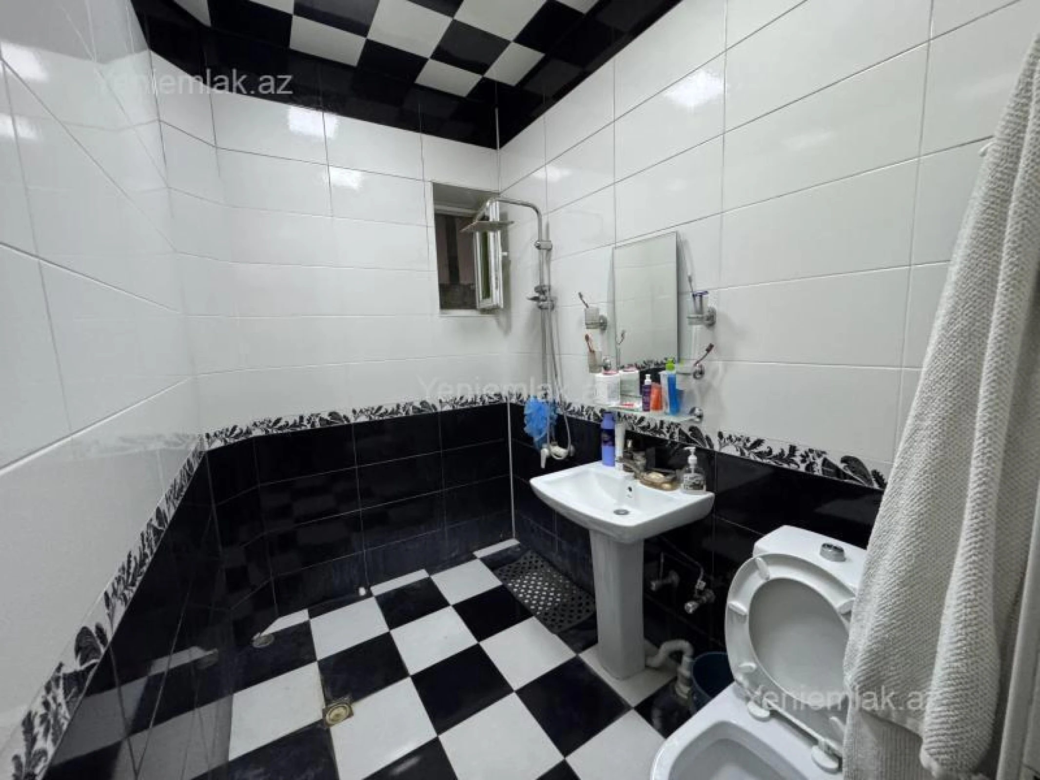 Satılır 6 otaqlı həyət evi 170 m²