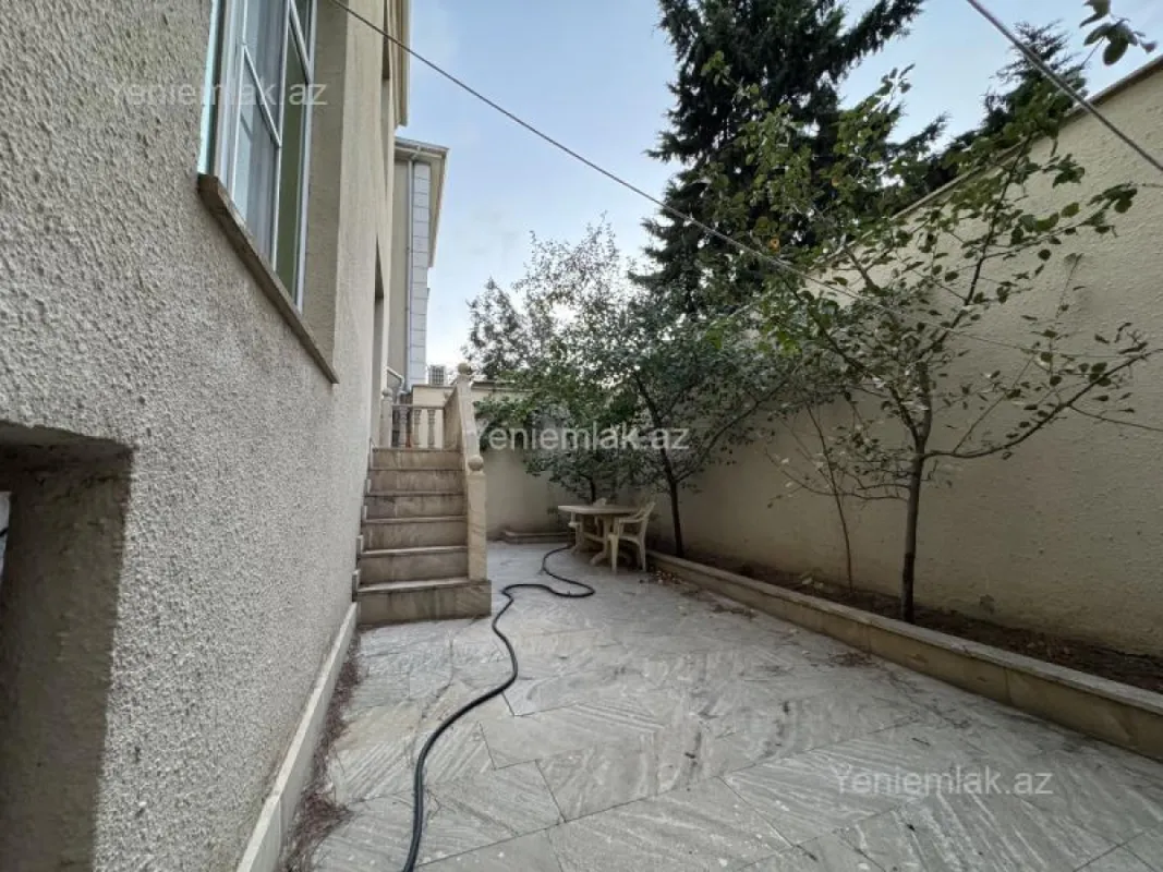 Satılır 6 otaqlı həyət evi 170 m²