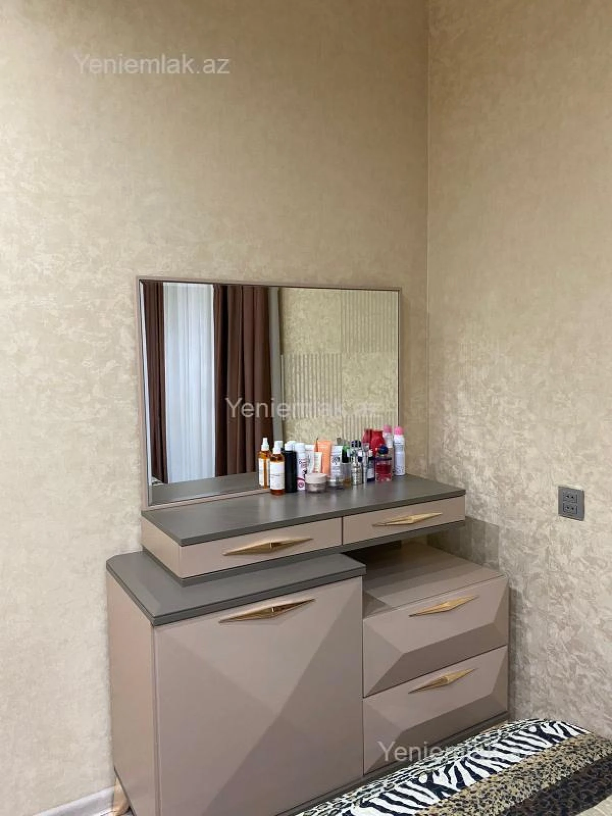 Satılır 3 otaqlı yeni tikili 90 m²