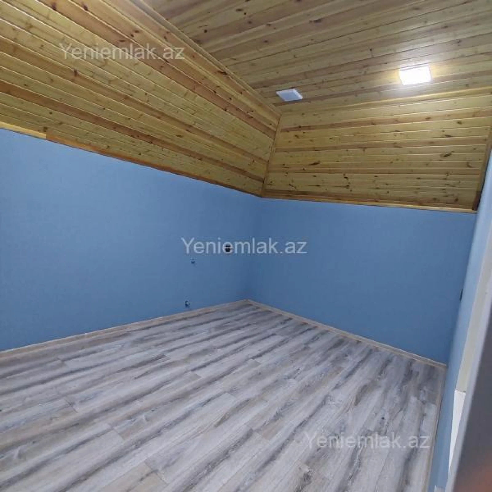 Satılır 5 otaqlı həyət evi 180 m²