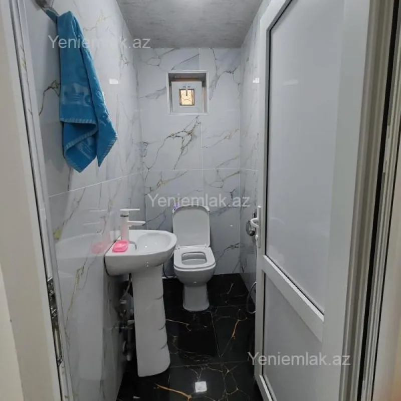 Satılır 5 otaqlı həyət evi 180 m²