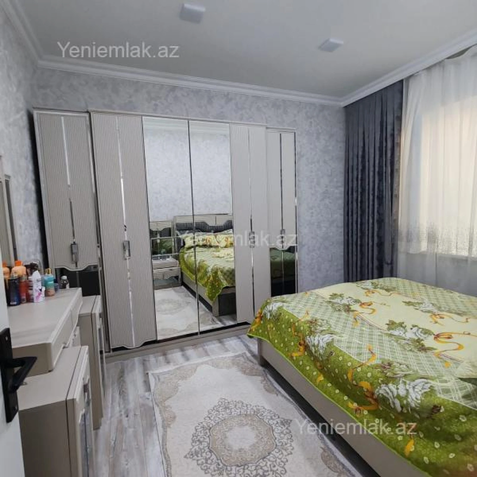 Satılır 5 otaqlı həyət evi 180 m²