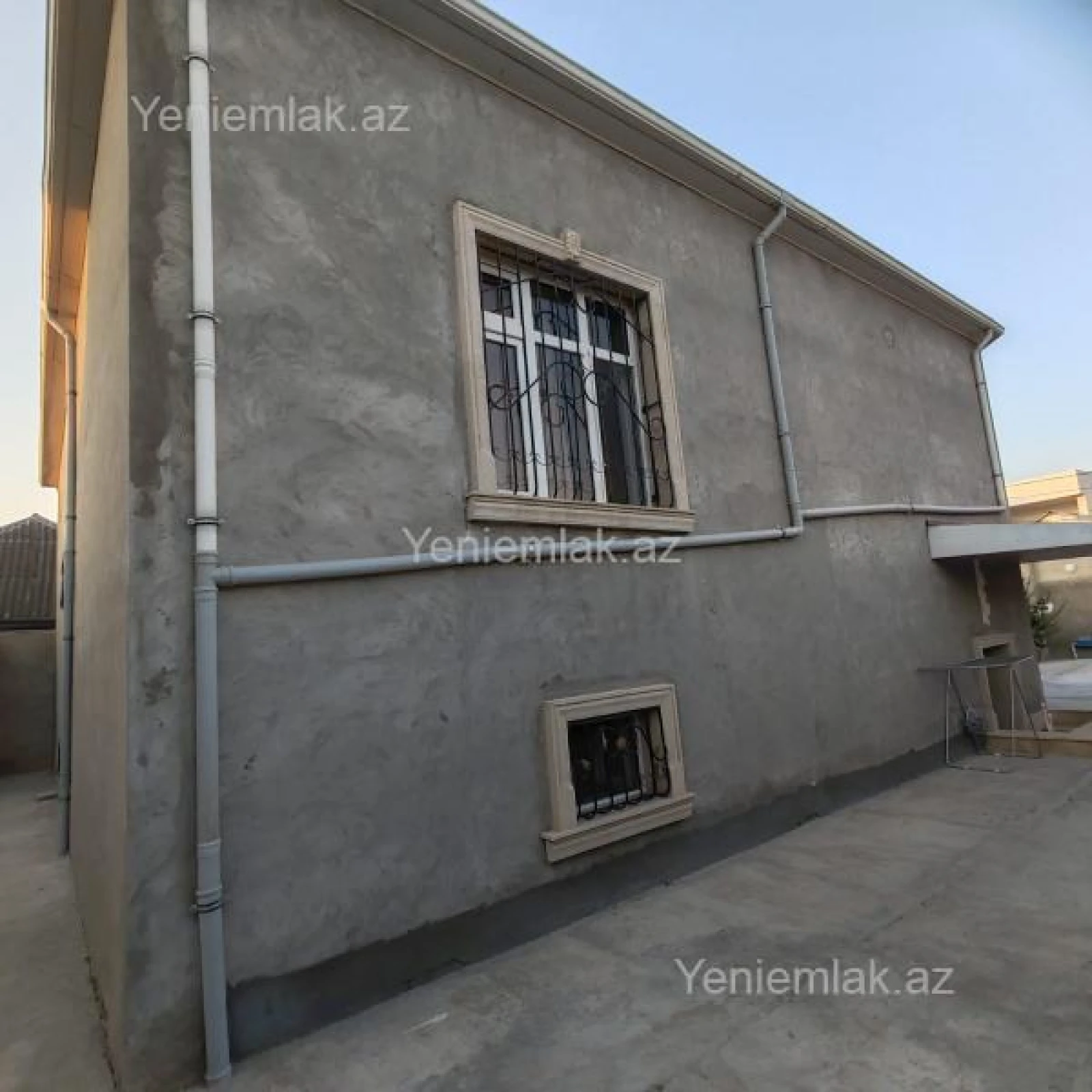 Satılır 5 otaqlı həyət evi 180 m²