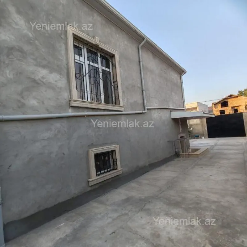Satılır 5 otaqlı həyət evi 180 m²