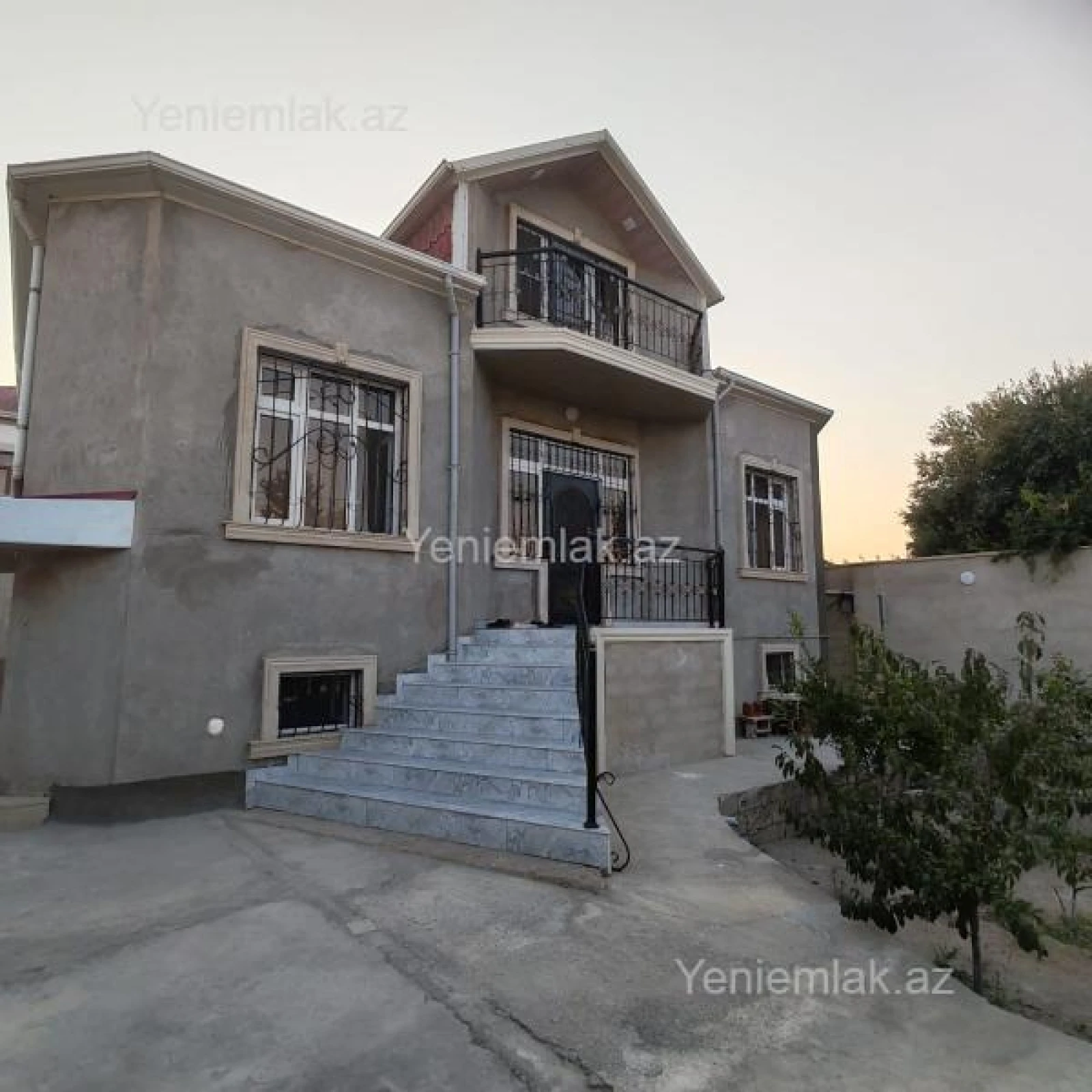 Satılır 5 otaqlı həyət evi 180 m²