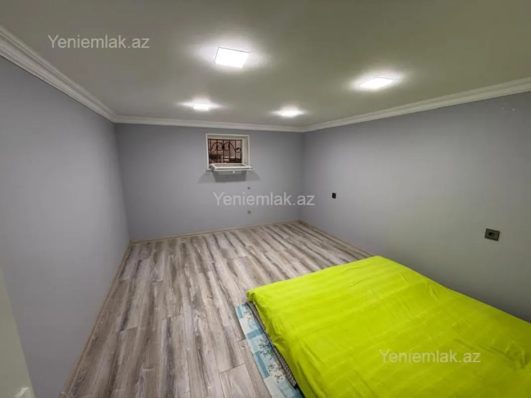 Satılır 5 otaqlı həyət evi 180 m²