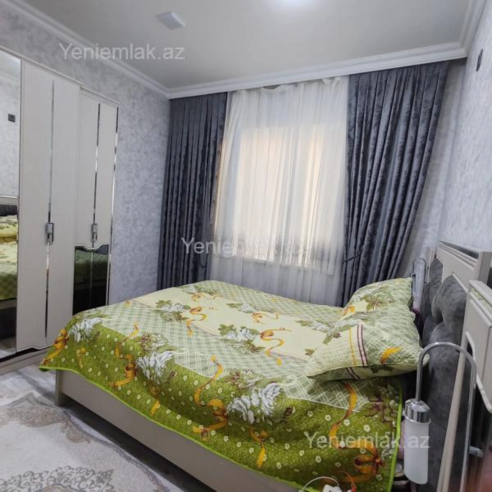 Satılır 5 otaqlı həyət evi 180 m²