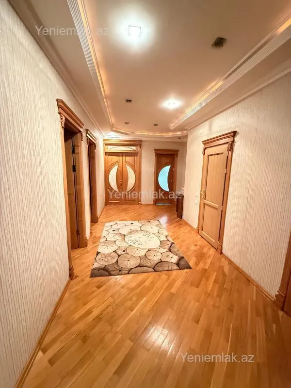 Satılır 3 otaqlı yeni tikili 135 m²