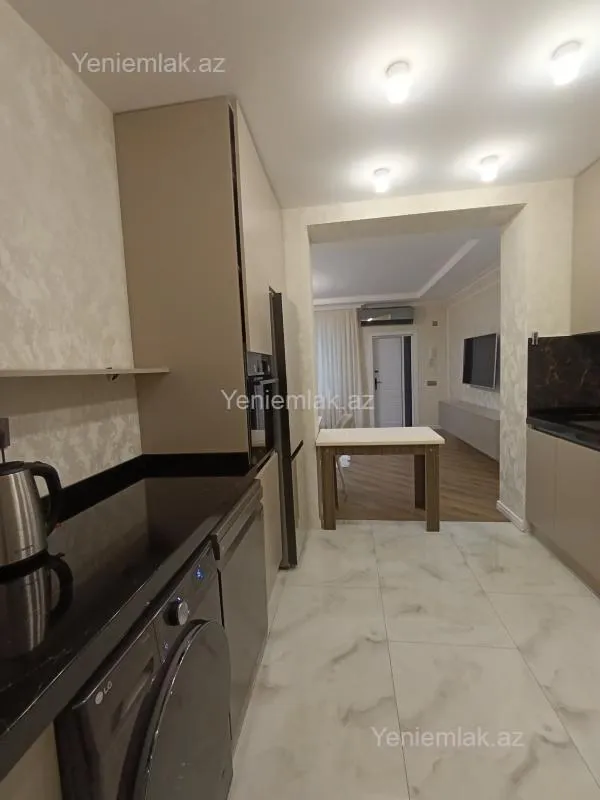 Satılır 4 otaqlı köhnə tikili 120 m²