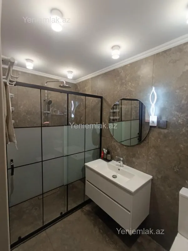 Satılır 4 otaqlı köhnə tikili 120 m²