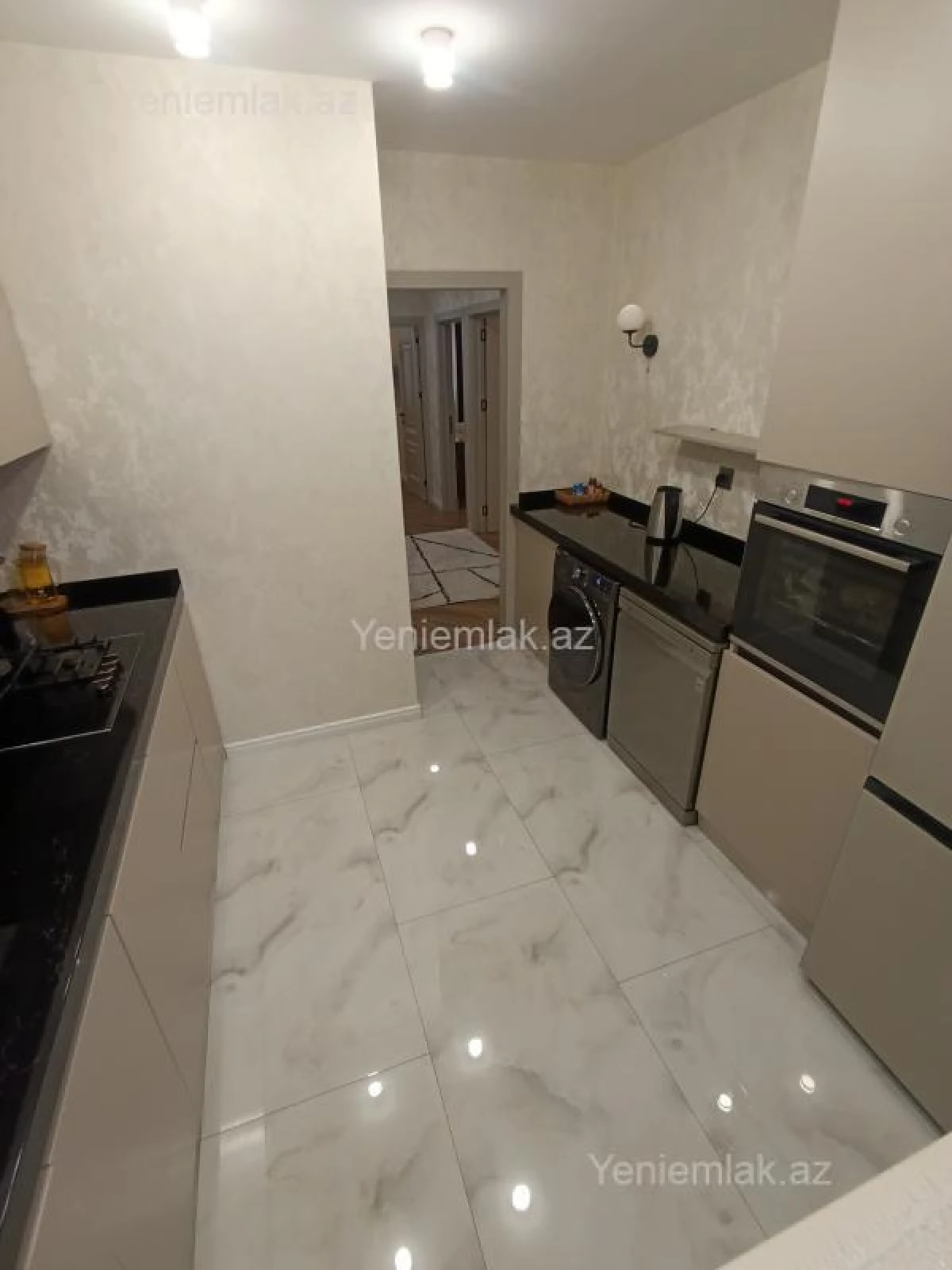 Satılır 4 otaqlı köhnə tikili 120 m²