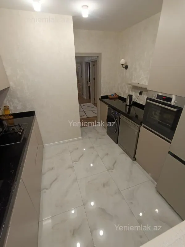 Satılır 4 otaqlı köhnə tikili 120 m²