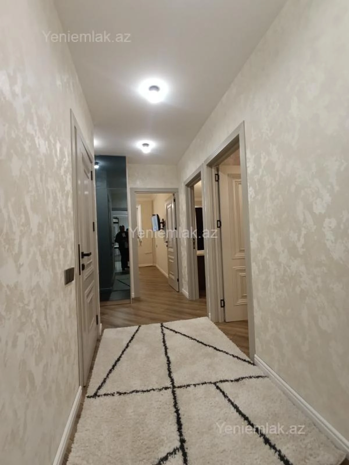 Satılır 4 otaqlı köhnə tikili 120 m²