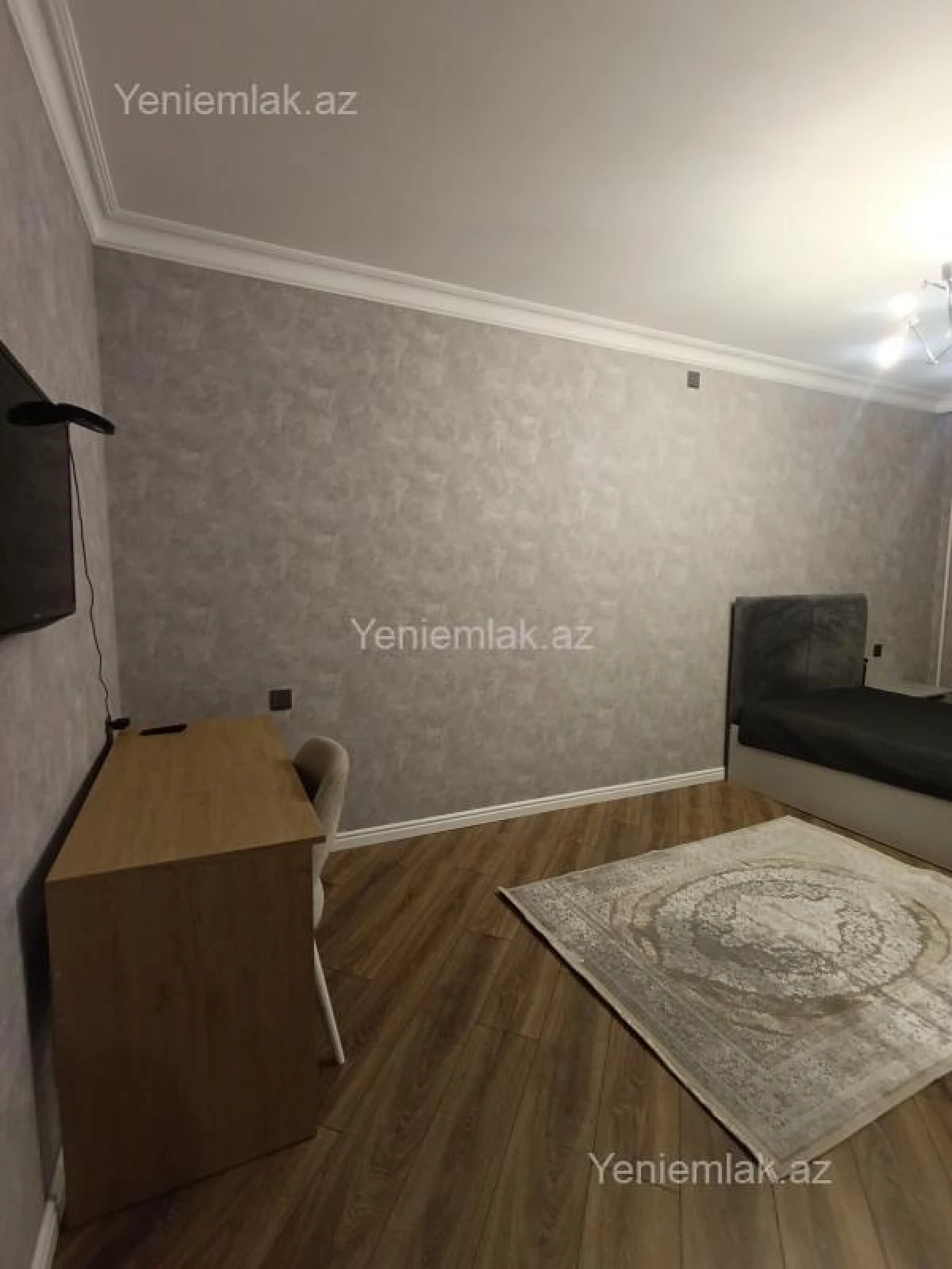 Satılır 4 otaqlı köhnə tikili 120 m²