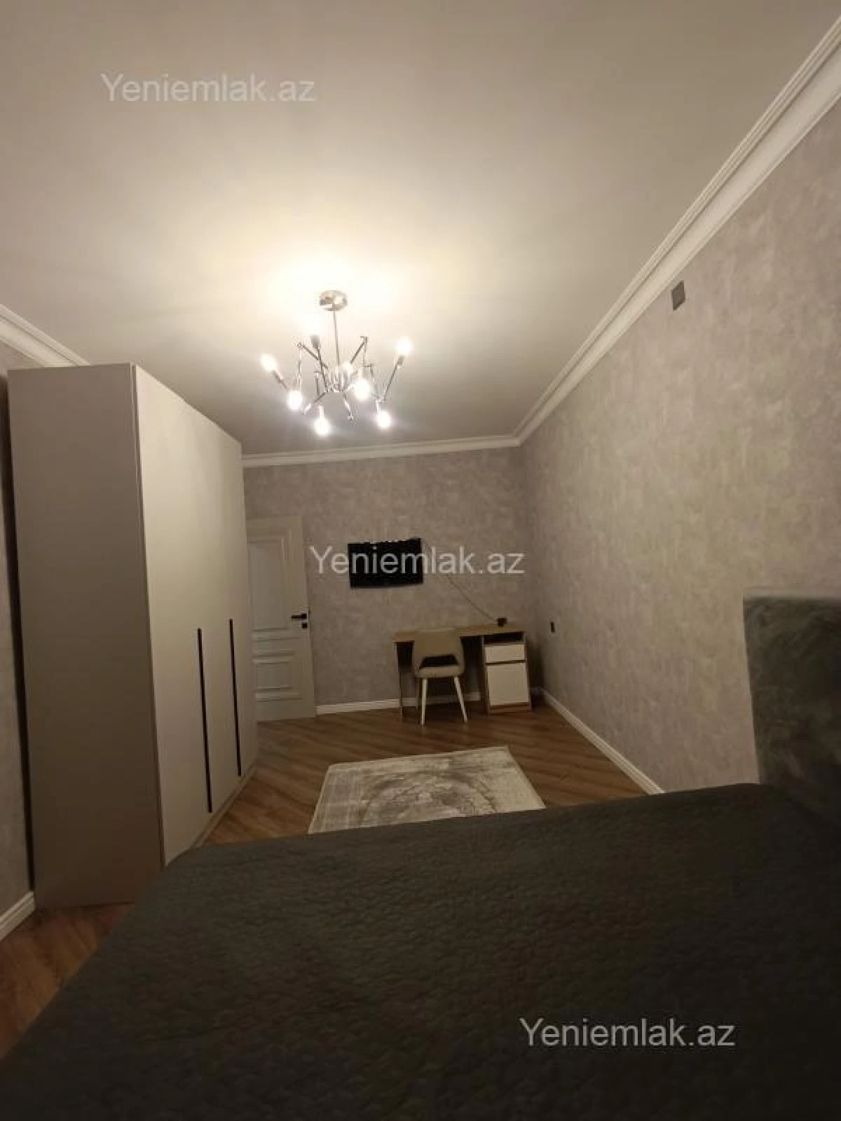 Satılır 4 otaqlı köhnə tikili 120 m²