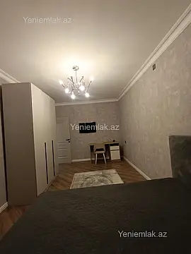 Satılır 4 otaqlı köhnə tikili 120 m²