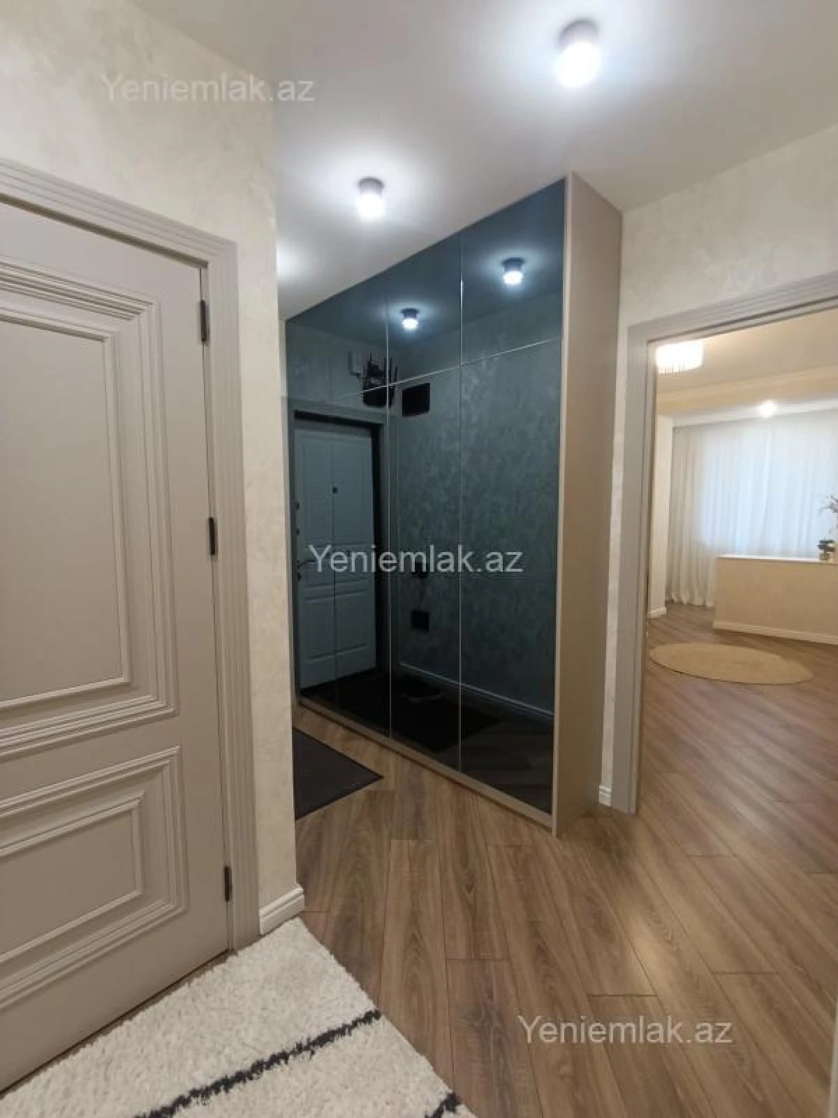 Satılır 4 otaqlı köhnə tikili 120 m²