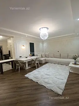 Satılır 4 otaqlı köhnə tikili 120 m²