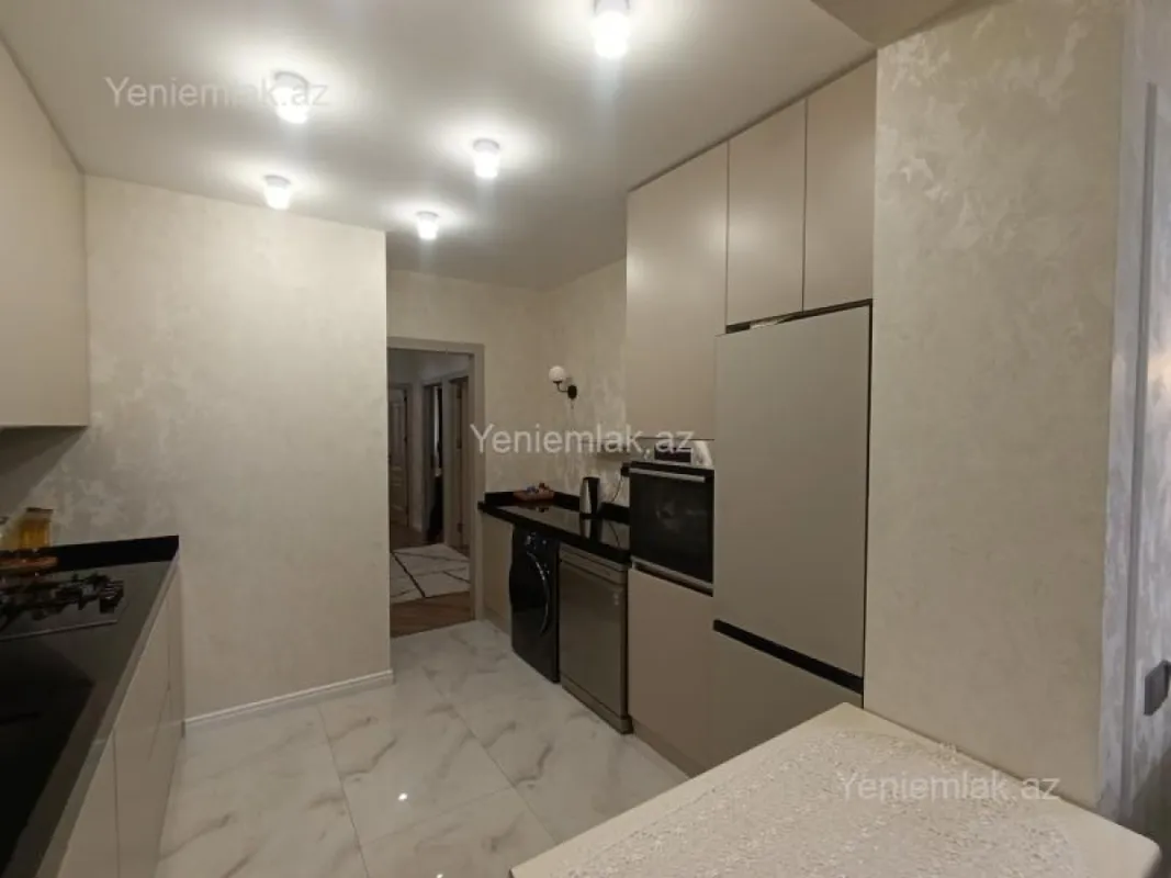 Satılır 4 otaqlı köhnə tikili 120 m²